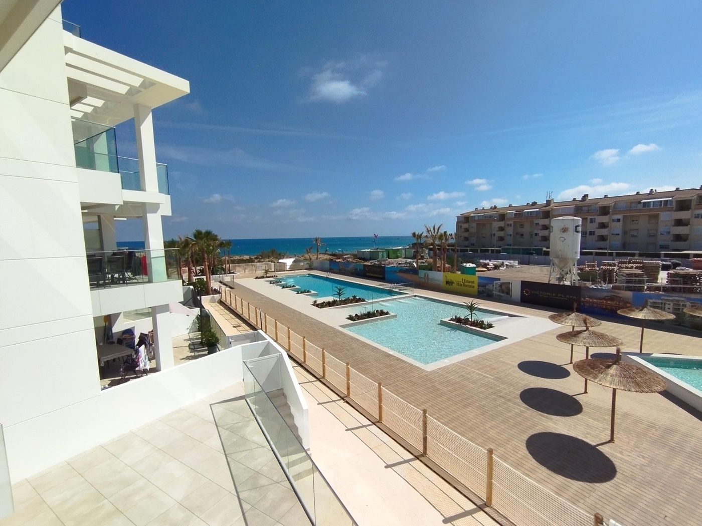 Ground floor apartment for sale on the first line Denia